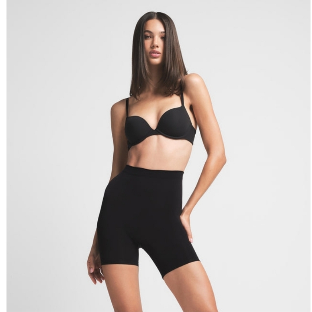 SKIMS Seamless Sculpting Mid Thigh Shorts